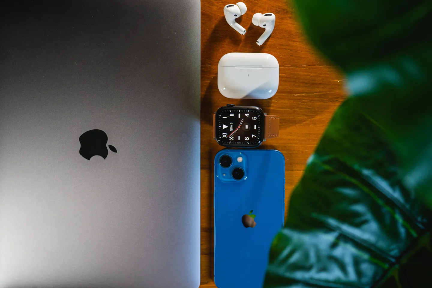 Connected electronics arranged on a desk